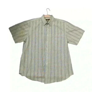 T. Harris London Men’s Casual Short Sleeve Button Down. Size L